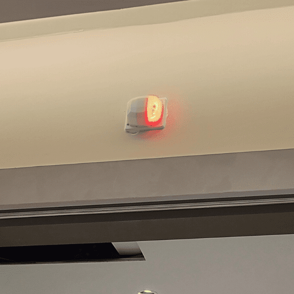 รูปติดตั้งจริงไฟหน้าห้องระบบเรียกพยาบาลแบบไอพี (Nurse Call IP network)