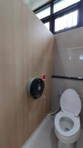 รูปห้องน้ำพร้อมที่เรียกขอความช่วยเหลือ แบบระบบเรียกพยาบาล เทศบาลบ้านสวน