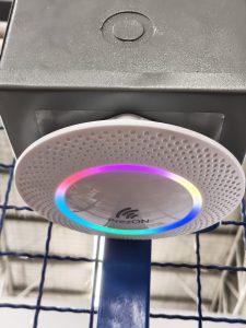 PrezON Wireless Gateway ติดตั้งบนโครงชั้นวาง คลังสินค้า Toyota Material Handling